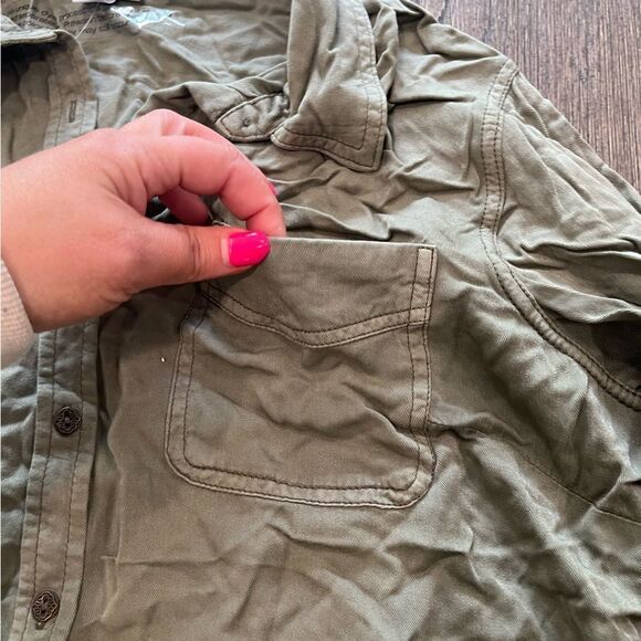 NWOT Westport 1962 Button Front Rayon Long Sleeve Blouse Size L - Picture 2 of 7